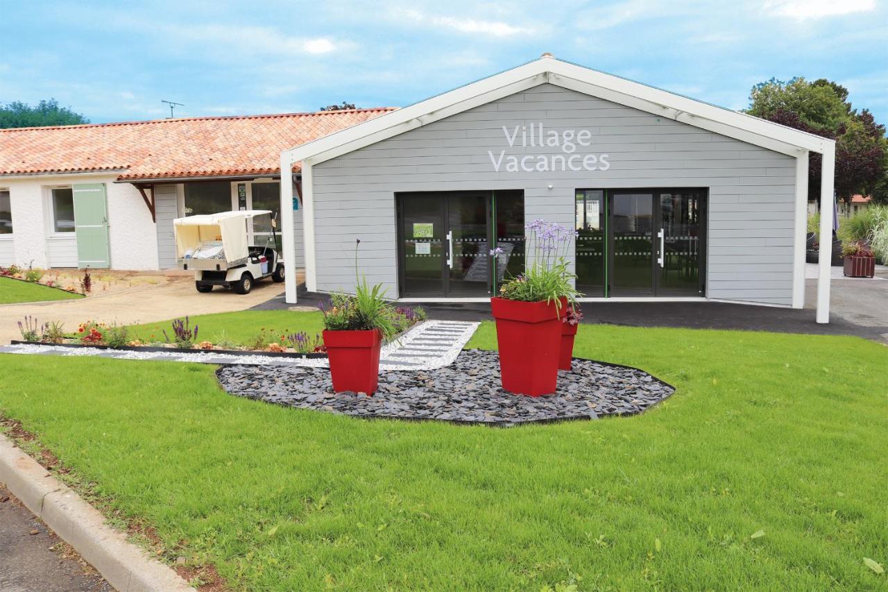 Village Vacances De Chantonnay Bagian luar foto
