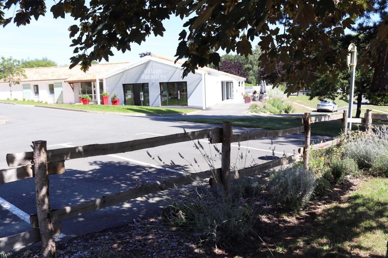 Village Vacances De Chantonnay Bagian luar foto