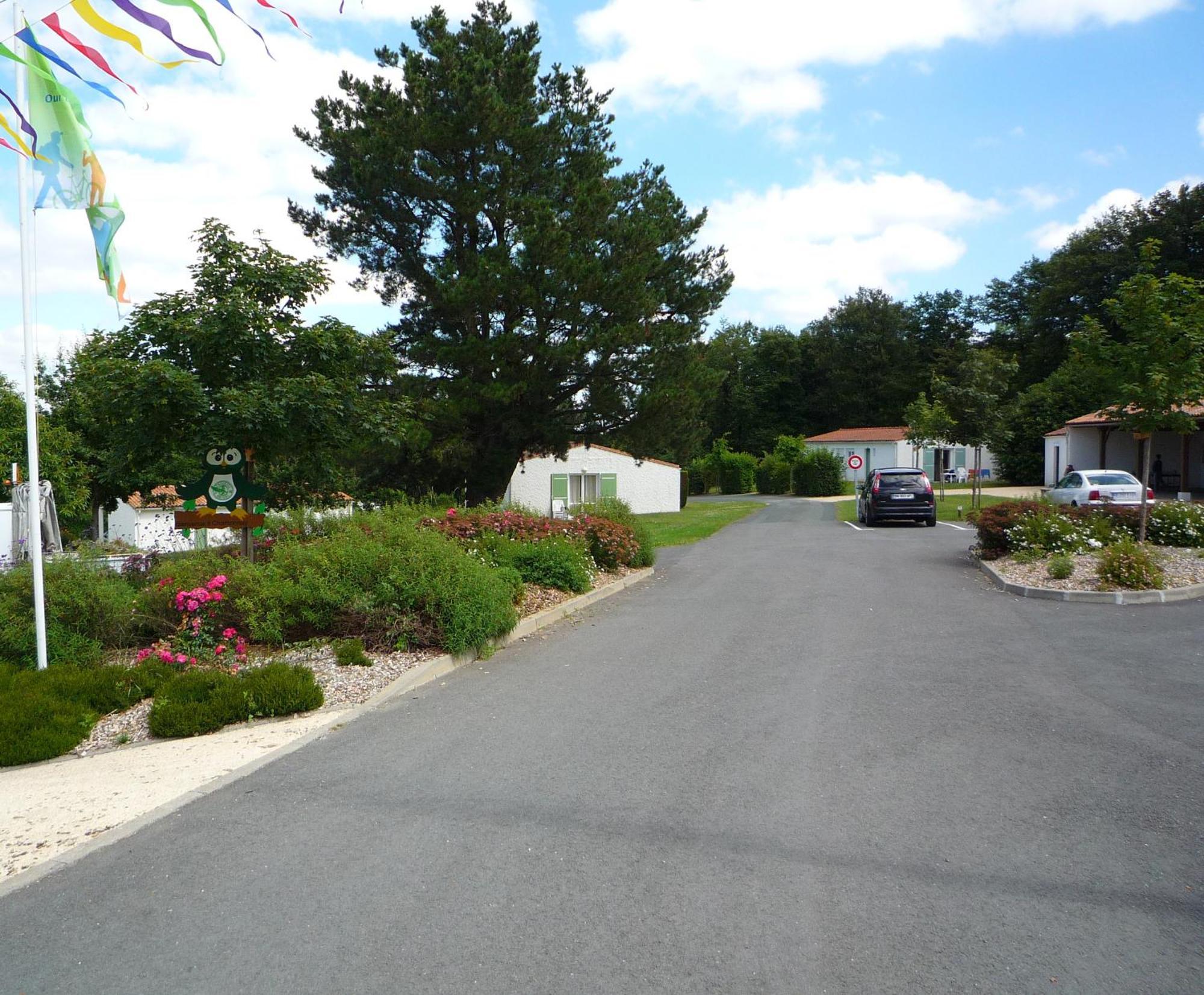 Village Vacances De Chantonnay Bagian luar foto