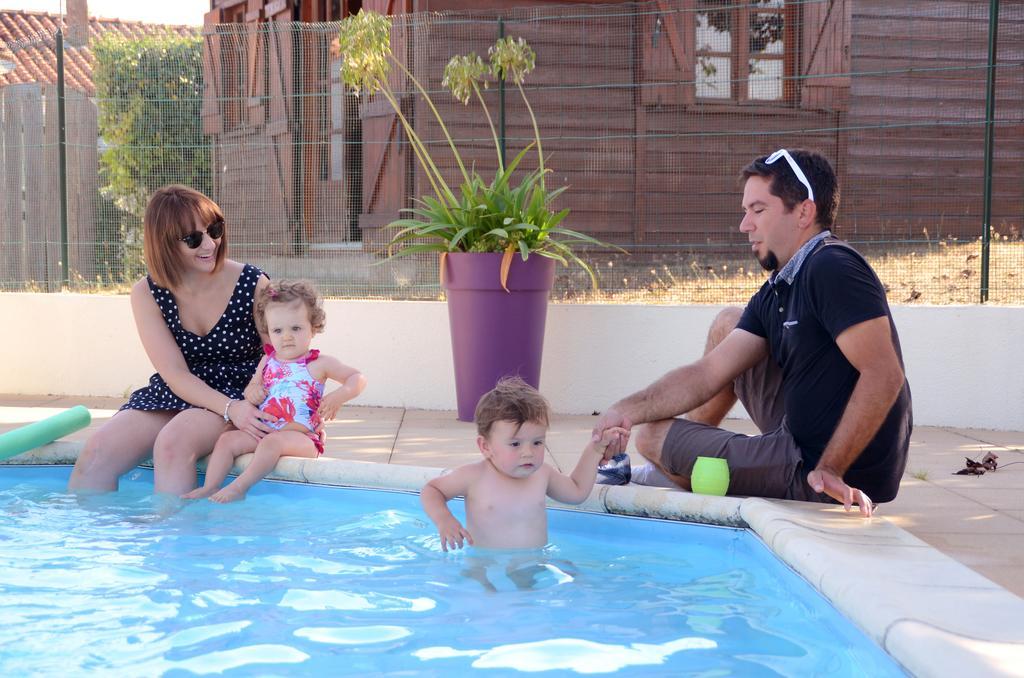 Village Vacances De Chantonnay Bagian luar foto