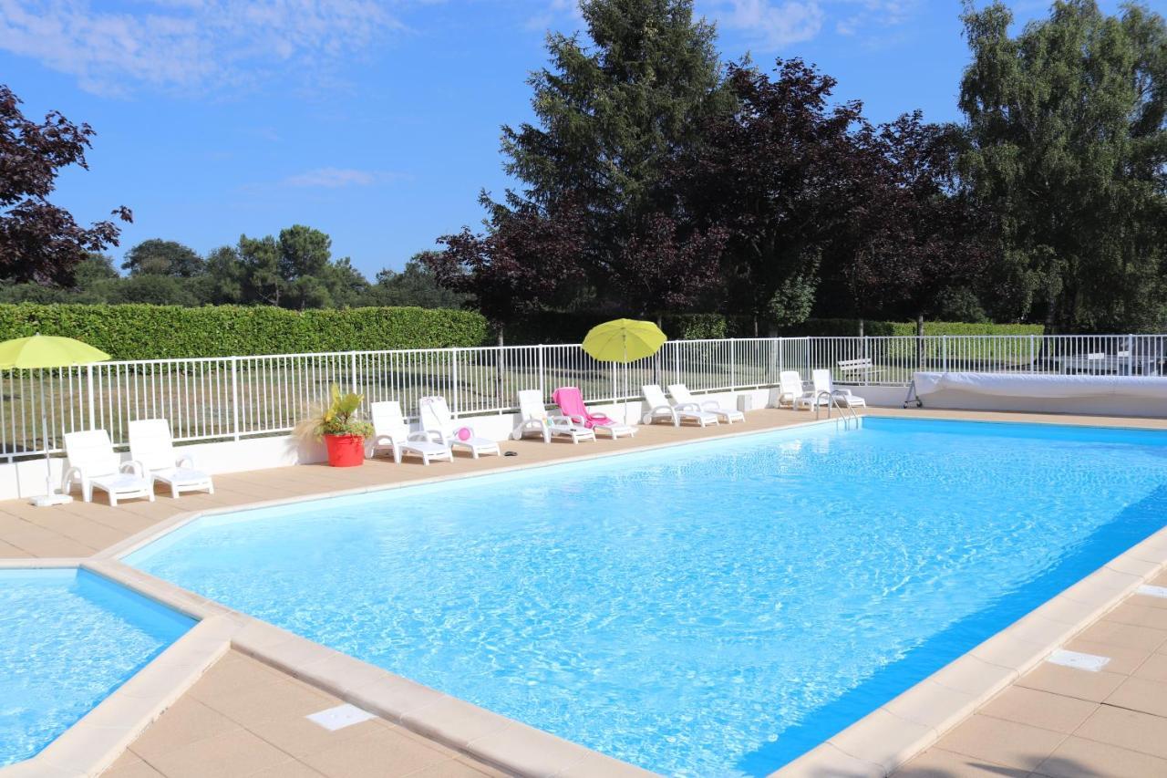 Village Vacances De Chantonnay Bagian luar foto