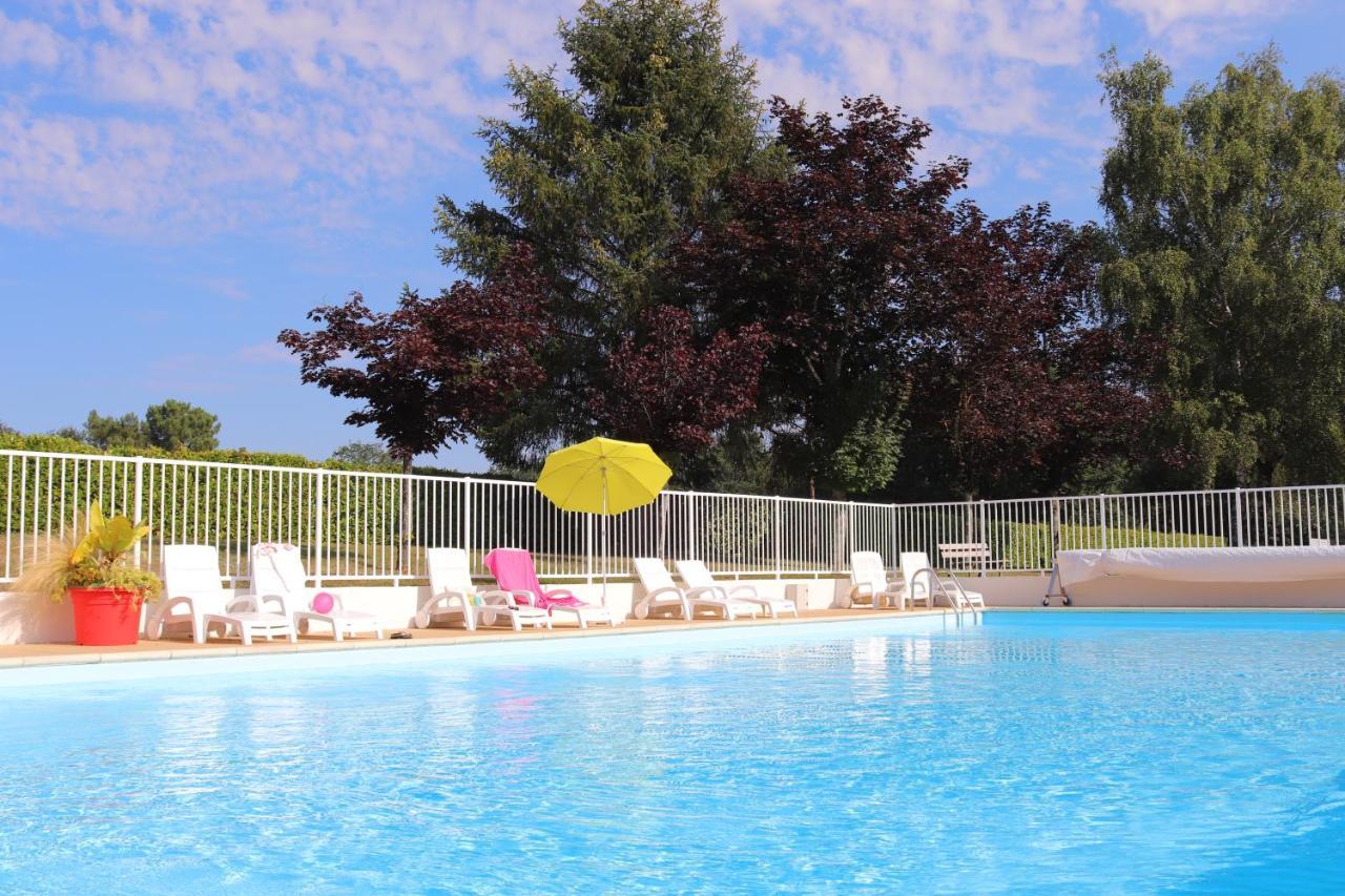 Village Vacances De Chantonnay Bagian luar foto