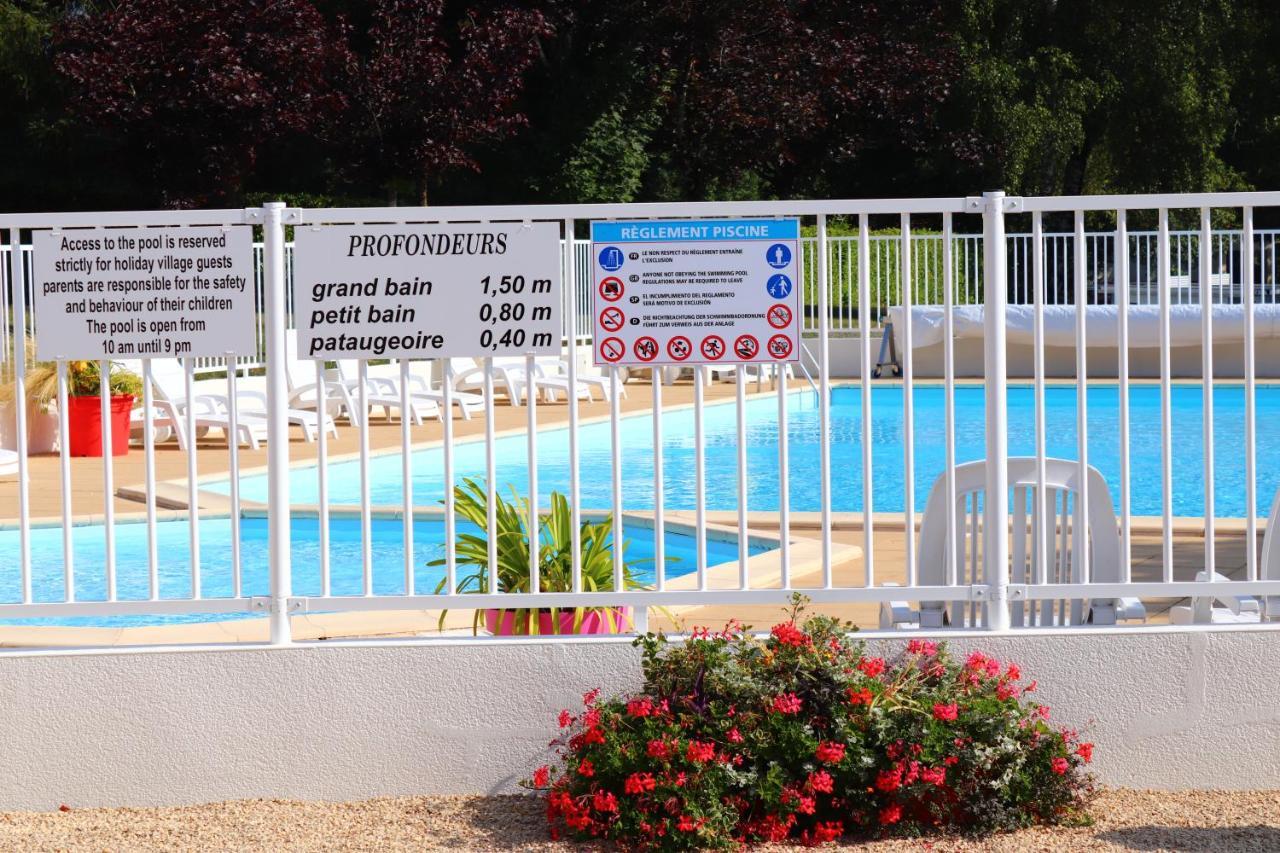 Village Vacances De Chantonnay Bagian luar foto