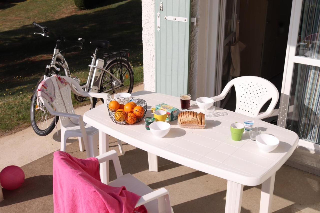 Village Vacances De Chantonnay Bagian luar foto